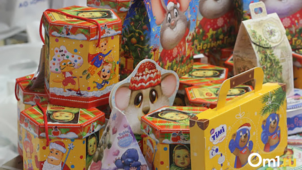 С катком на упаковке: мэрия Новосибирска закупит новогодние подарки на 4,2 млн рублей. Что в них будет