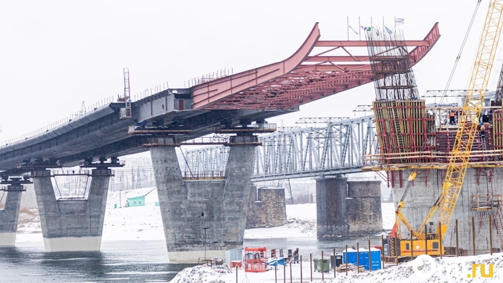 Рабочий насмерть разбился на стройке четвёртого моста в Новосибирске