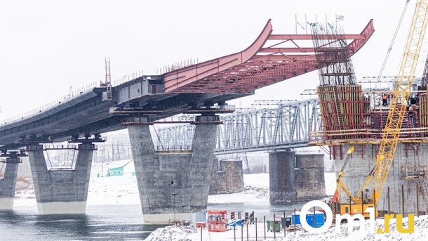Рабочий насмерть разбился на стройке четвёртого моста в Новосибирске