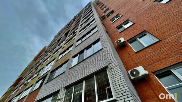 Омский вор вынес из квартир в новостройке строительные инструменты