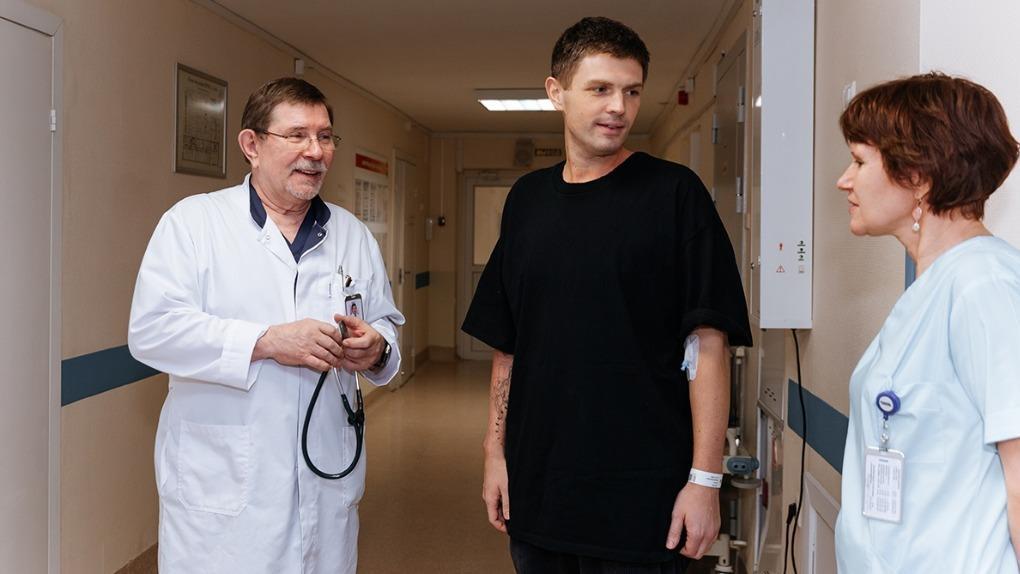 Оперировали восемь часов: новосибирские врачи спасли мужчину от тромбов после резкого похудения на 26 кг