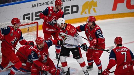 Эксперт заявил, что «Локомотиву» будет легче играть в Омске против «Авангарда»