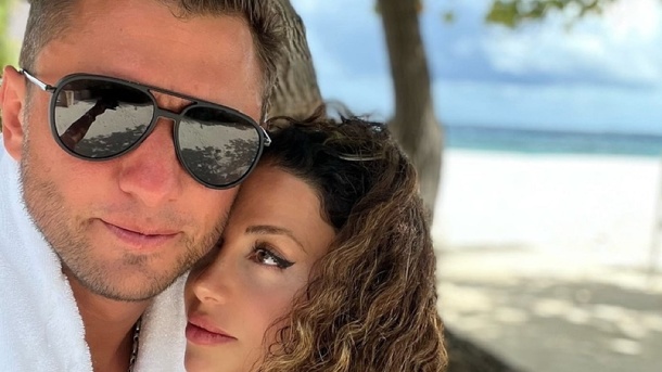 Актёр из Новосибирска Павел Прилучный показал фото с беременной женой