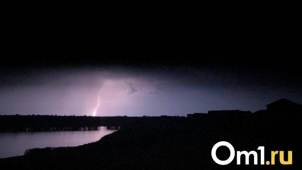 Зонтик не поможет: в Омске будут бушевать дожди и грозы