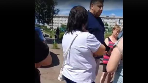 Глава Лузино выругался матом в ответ на требование о возобновлении подачи воды