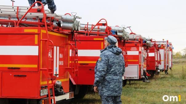 Узнали, почему у гипермаркета «Лента» в Омске стояли пожарные машины