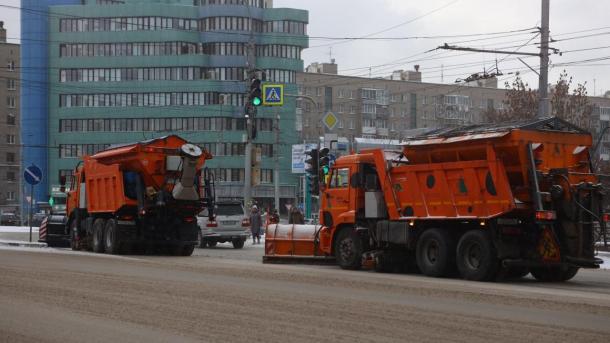 Более 11 тысяч кубов снега вывезли с улиц Новосибирска за сутки