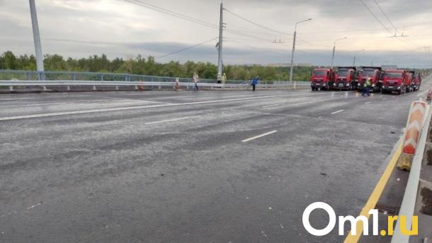 Движение по Ленинградскому мосту в Омске открыли после испытаний