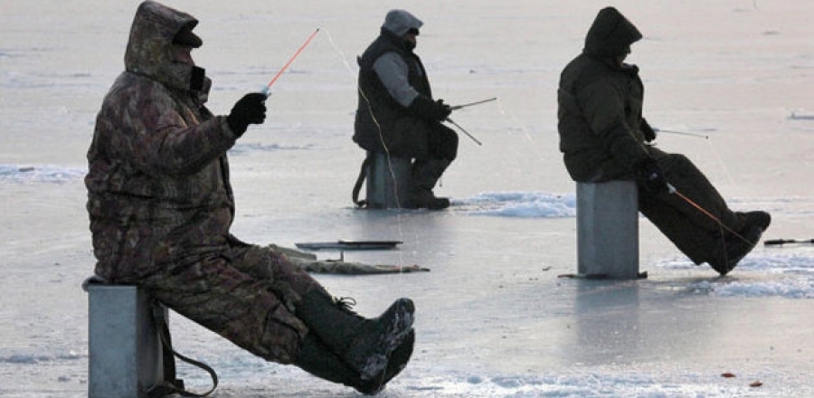 Спасатели обнаружили, что рыбаки Омска соблюдают правила безопасности на льду