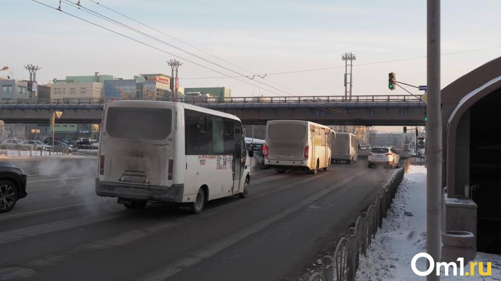 На омских дорогах нашли общественный транспорт с неисправностями