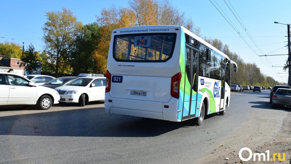 В Омске до конца сентября изменят маршрут движения автобуса № 500