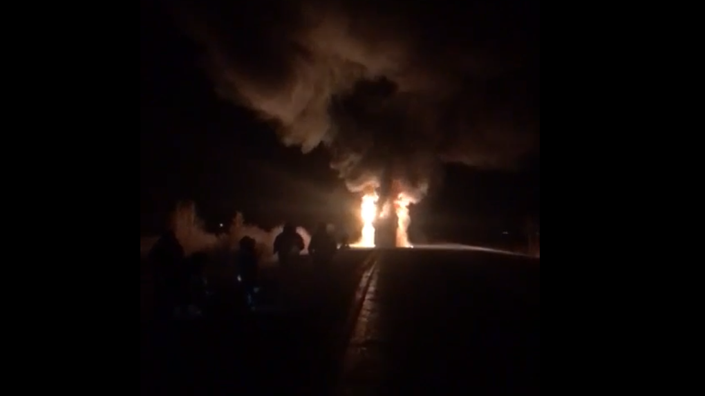 «Я такое только в кино видела»: в Омской области полностью сгорел пассажирский автобус