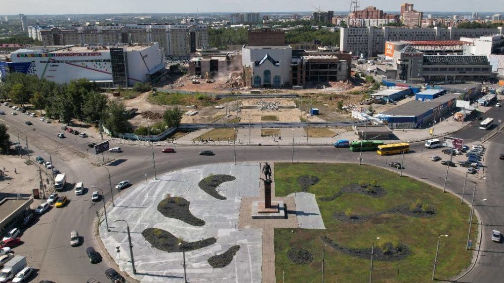 В Новосибирске завершили реконструкцию на площади Маркса