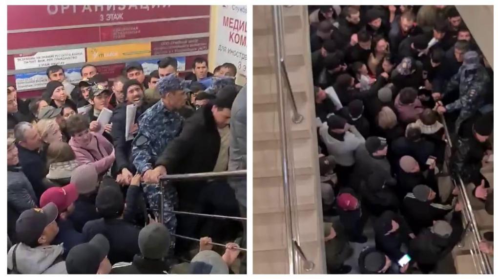 У миграционного центра в Новосибирске собралась толпа иностранцев