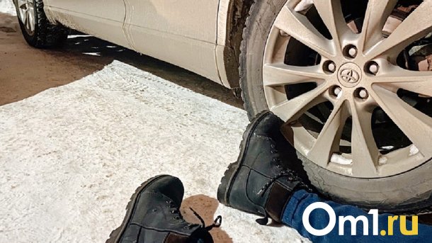 Омич намеренно на машине сбил двух мужчин, один из которых умер