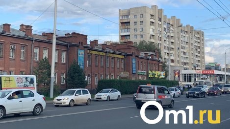 В центре Омска возникли пробки из-за неработающего светофора у Главпочтамта