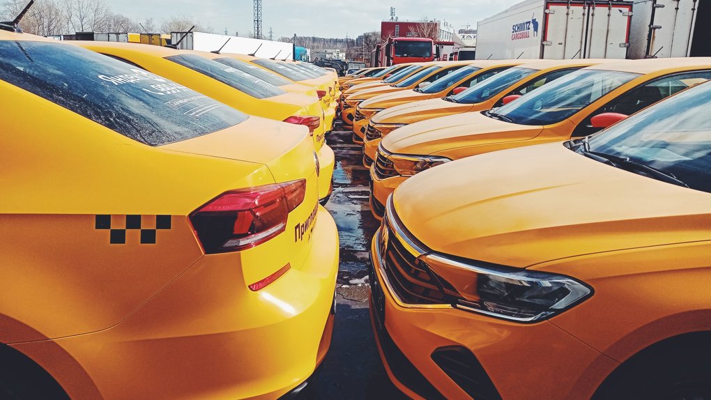 Омские таксисты рассказали, в каких районах опасаются принимать заказы