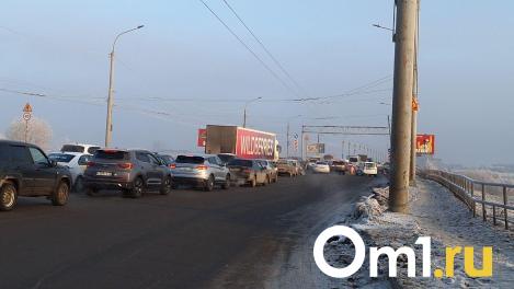 Омск встал в пробках, «как перед Новым годом»