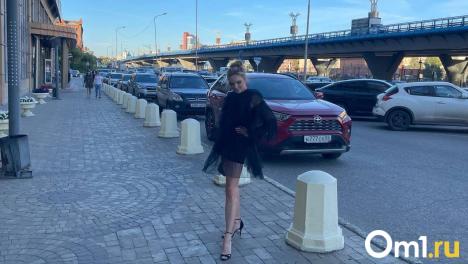 Актрису Наталью Земцову не пустили в омский караоке-бар из-за кедов
