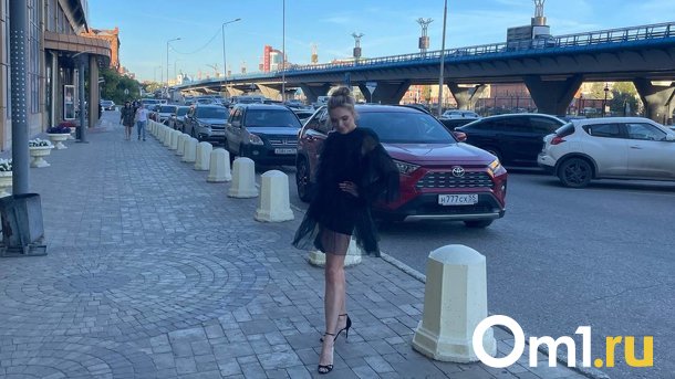 Актрису Наталью Земцову не пустили в омский караоке-бар из-за кедов
