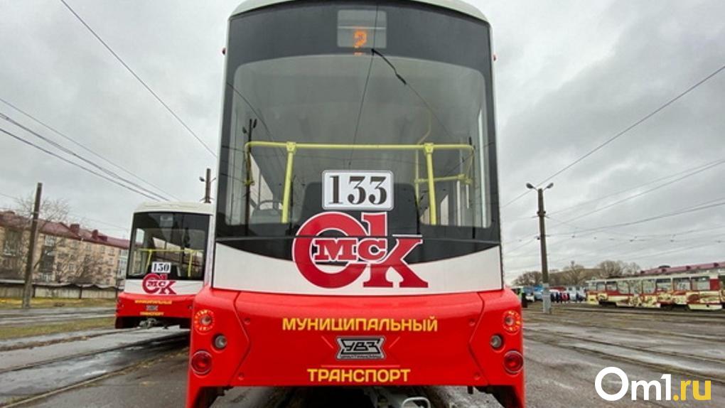 В Омске трамвайные пути скрылись под водой