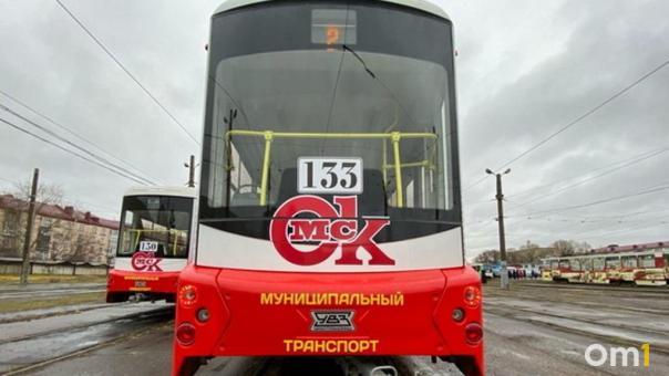 В Омске трамвайные пути скрылись под водой
