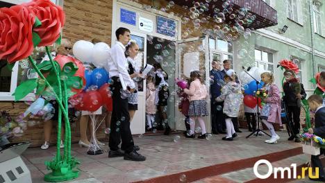 В какой омской школе больше всего стобалльников на ЕГЭ? Свежий рейтинг 2025 года