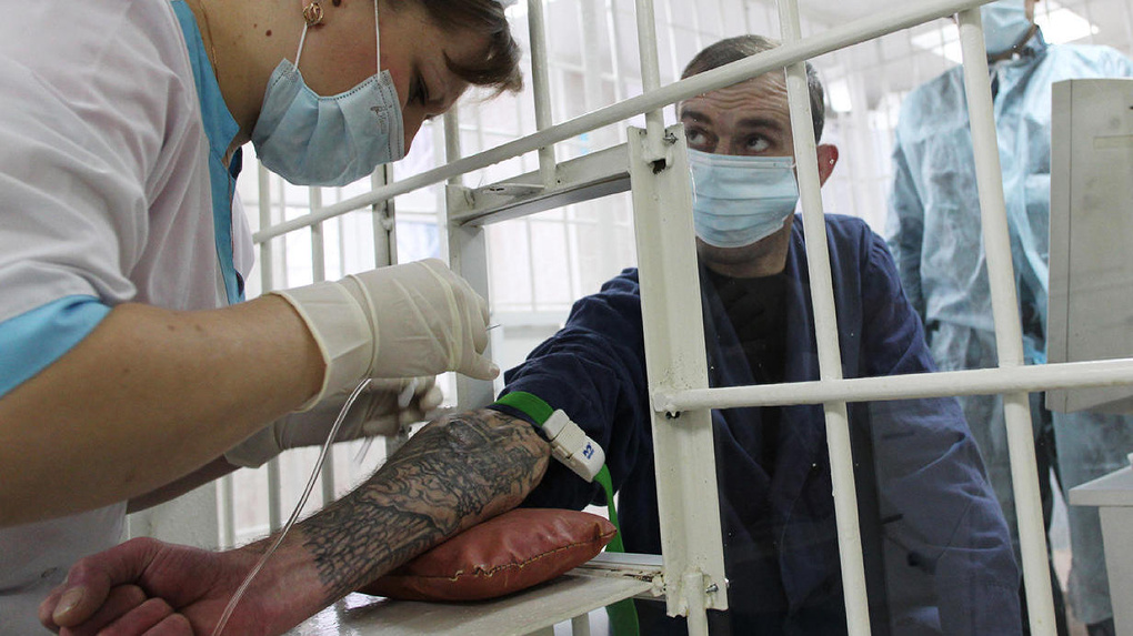 В Омске осужденные колоний оставались без медицинской помощи