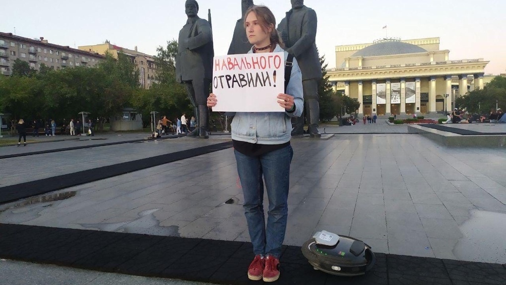 «Отвалите от Навального»: новосибирцы вышли на пикет в поддержку отравленного оппозиционера