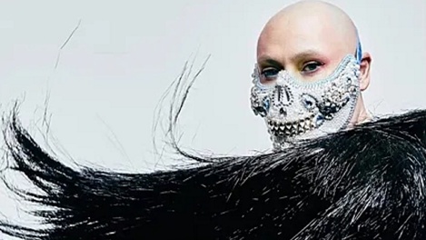 Шутки со смертью: тяжелобольной певец из Новосибирска Шура напугал фанатов жутким фото