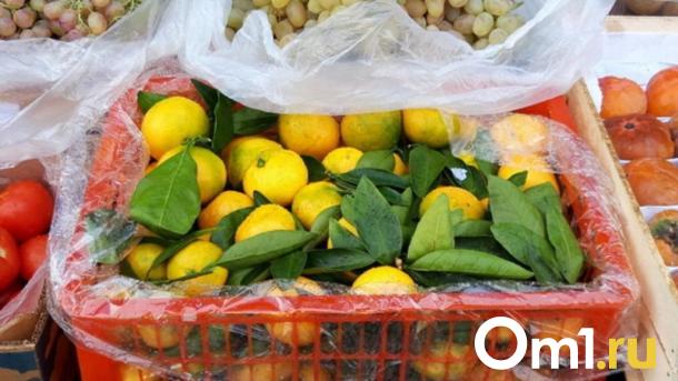 Новосибирск за праздники принял более тысячи тонн овощей и фруктов