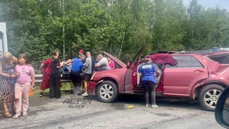 В Новосибирской области на трассе возле села Карпысак столкнулись два автомобиля