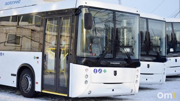 В Омске с 1 января заработали сразу три новых автобусных маршрута