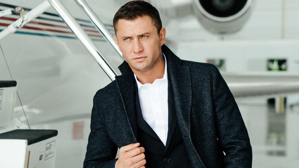 Сменил имя и фамилию? Знаменитый актёр из Новосибирска Павел Прилучный показал новый паспорт