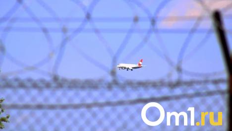 Самолёт, летевший из Омска, не смог приземлиться в Казани