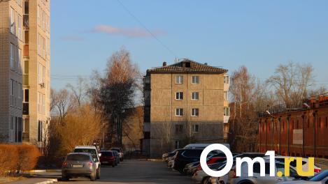 В Омске обрушился потолок в квартире старого дома