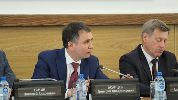 «Утратили доверие». В Новосибирске депутатов горсовета Сергея Бойко* и Хельгу Пирогову лишили мандатов