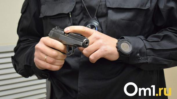 Мужчина открыл стрельбу в Октябрьском районе Новосибирска