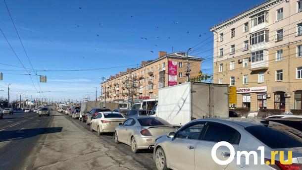 Огромная пробка образовалась на Ленинградском мосту перед парком Победы