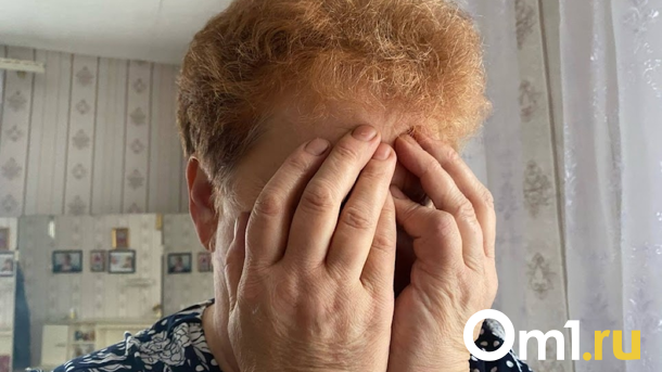 Гадит в холодильник и бьёт: пенсионерка из Новокузнецка пожаловалась на неадекватного соседа