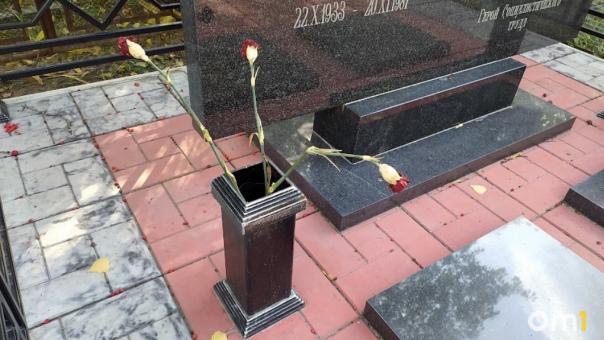 Деньги на кладбище. Омичку на 666 тысяч рублей попыталась обмануть «ясновидящая»