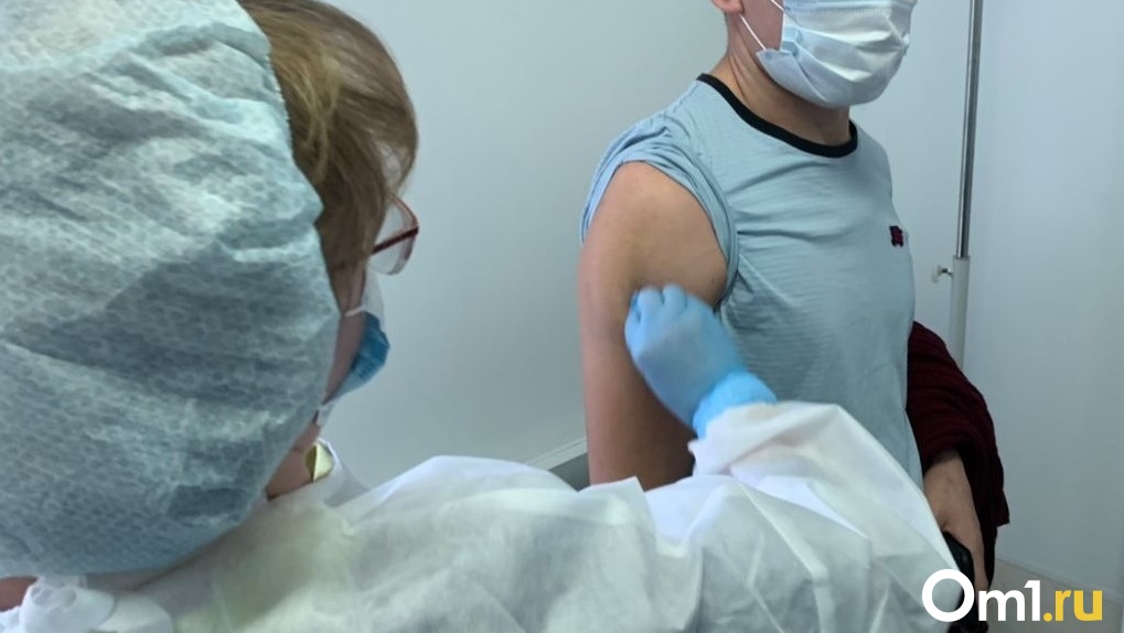 «Как мешки разгружал»: новосибирский учёный вакцинировался от COVID-19 и заявил о тяжёлых последствиях