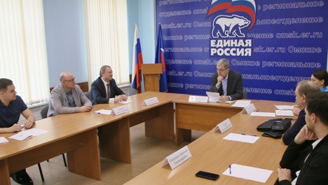 В предварительном голосовании «Единой России» на места в Омский городской Совет претендуют 247 человек