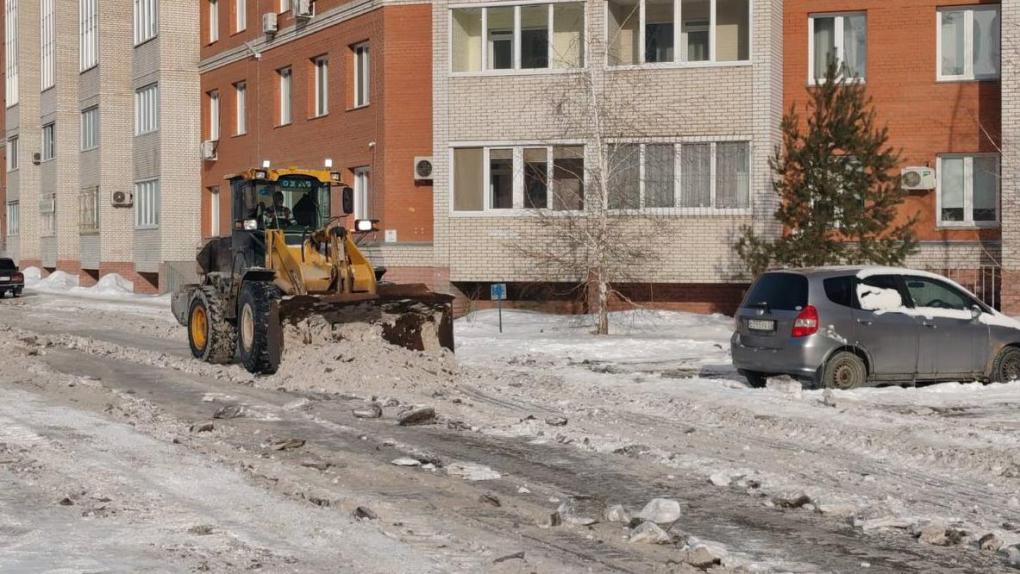 В Омске перестроили схему уборки дорог от снега