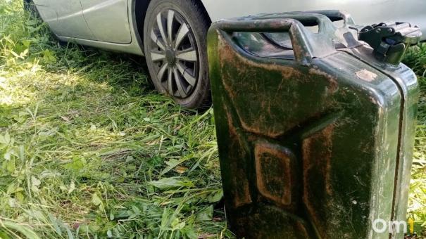 Омич пытался поджечь магазин из-за мусора, который он производит