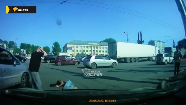 В Новосибирске минивэн сбил школьницу на пешеходном переходе у площади Сибиряков-Гвардейцев