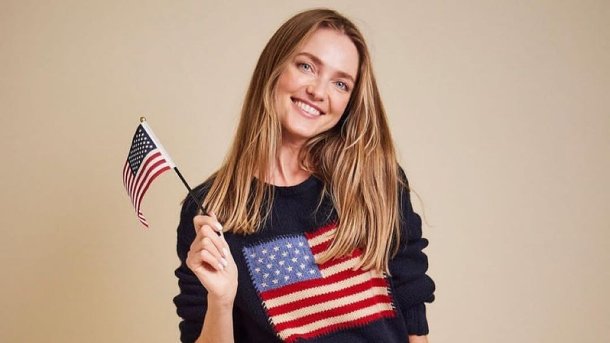 Омская топ-модель Влада Рослякова получила гражданство США
