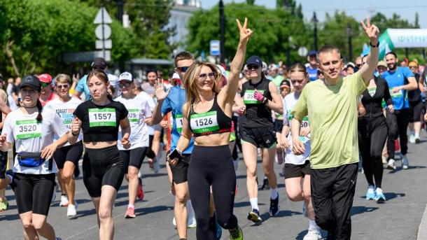 Зелёный Марафон Сбера в Омске: спорт, семья и помощь детям вместе