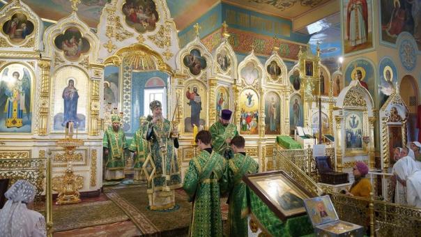 В Вознесенском соборе зазвучали молитвы: в Новосибирск привезли мощи Матроны Московской