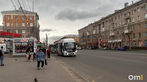 Стало известно, где в Омске появятся остановки с пандусами